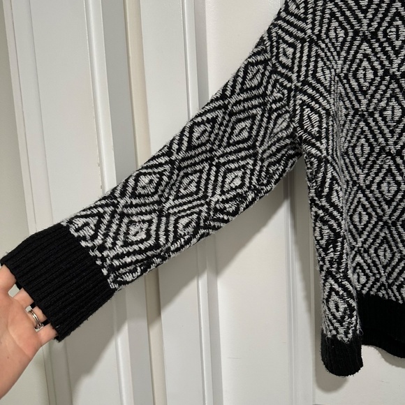 Reitmans | Women’s Size Large Boxy Long Sleeve Patterned Crew Neck Sweater - Picture 2 of 7